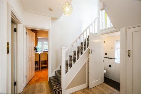 5 bedroom semi-detached house for sale, Priory Close, Chingford