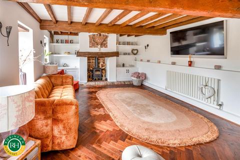 4 bedroom barn conversion for sale, Main Street, Harworth, Doncaster