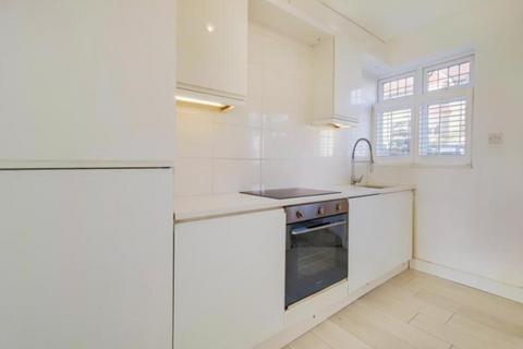 4 bedroom terraced house to rent, Milton Avenue,  Barnet,  EN5