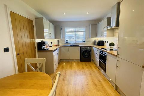 1 Cae Coch, Drefach, Llanelli, SA14 7AL