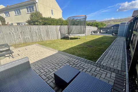 1 Cae Coch, Drefach, Llanelli, SA14 7AL