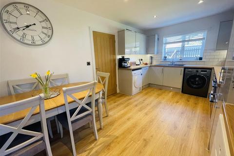 1 Cae Coch, Drefach, Llanelli, SA14 7AL