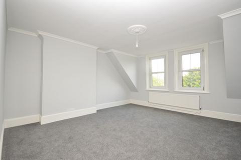 2 bedroom flat to rent, Cheriton Road, Folkestone CT19