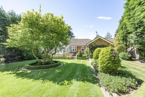 18 Fallowfield, Stanmore, HA7 3DF