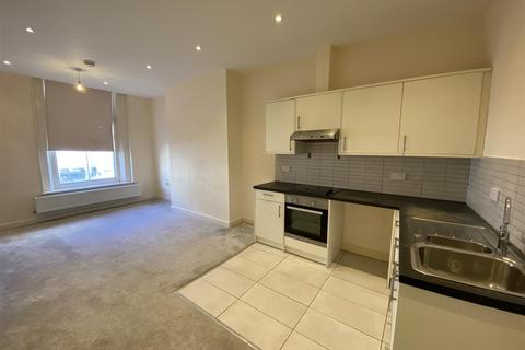 2 bedroom apartment to rent, 106-114 South Street, Eastbourne BN21