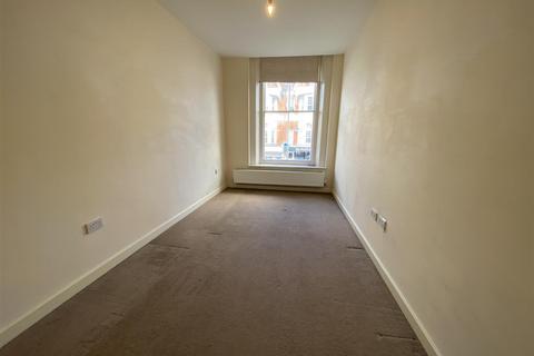 2 bedroom apartment to rent, 106-114 South Street, Eastbourne BN21