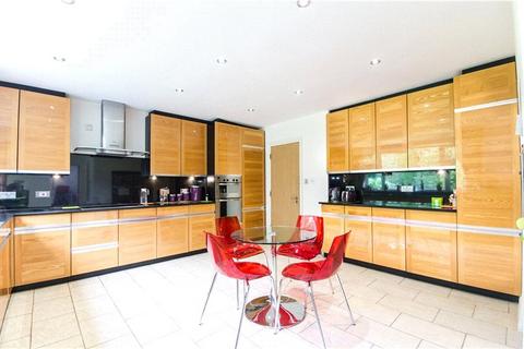undefined, Coombe Ridings, Kingston Hill