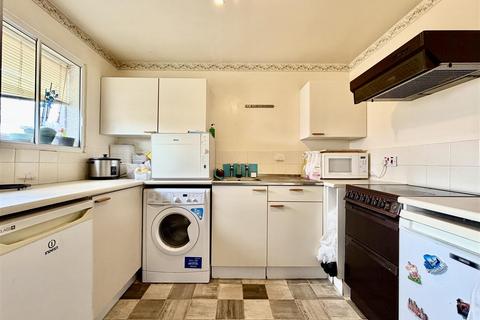1 bedroom apartment to rent, Sheridan Court, Hounslow TW4