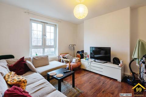 3 bedroom flat to rent, Whitethorn House, London, E1W