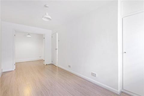 3 bedroom terraced house to rent, Bankside Place, Vale Terrace, London, N4