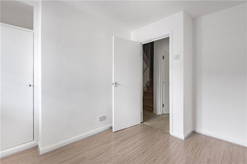 3 bedroom terraced house to rent, Bankside Place, Vale Terrace, London, N4