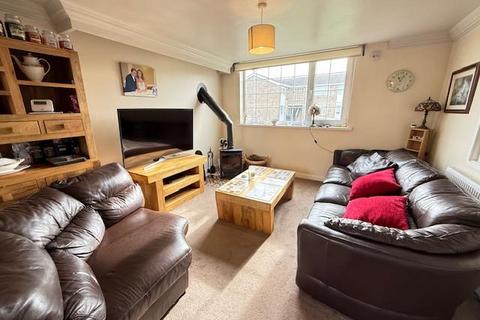 3 bedroom terraced house for sale, Fairfields, Ryton