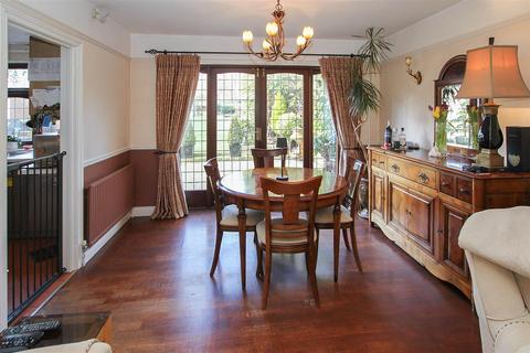 3 bedroom detached house for sale, Doddinghurst Road, Parkwood, Doddinghurst, Brentwood
