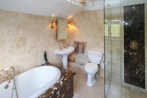 3 bedroom detached house for sale, Doddinghurst Road, Parkwood, Doddinghurst, Brentwood