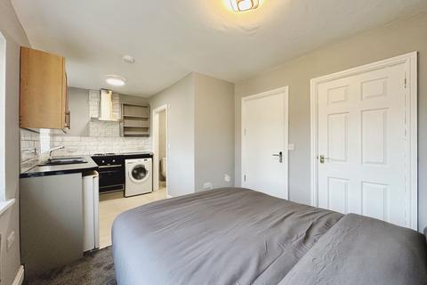 Studio to rent, Overton Road, Acocks Green, B27