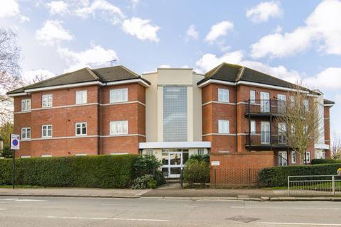 2 bedroom flat to rent, Elm Park Road, Pinner, HA5