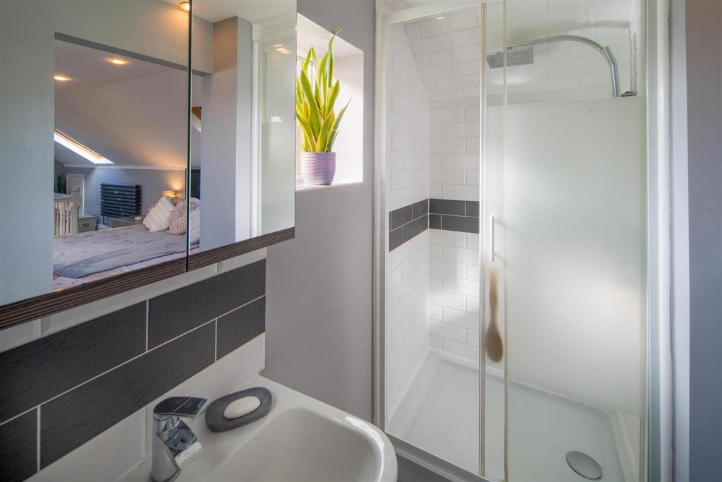 Ensuite.jpeg
