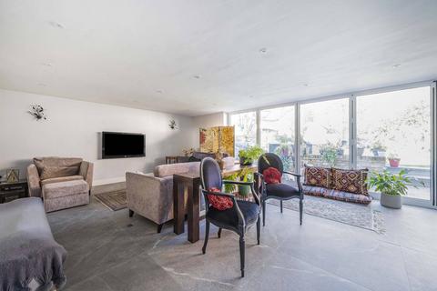 Flat 4, 29 Mount Park Crescent, London, W5 2RN