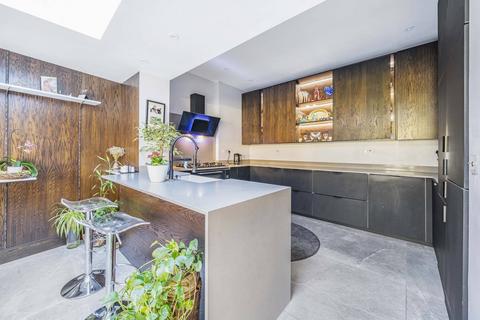 Flat 4, 29 Mount Park Crescent, London, W5 2RN