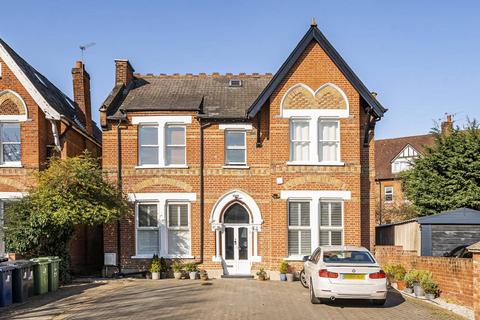 Flat 4, 29 Mount Park Crescent, London, W5 2RN