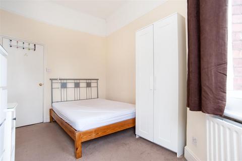 2 bedroom flat to rent, Greencroft Gardens, South Hampstead NW6