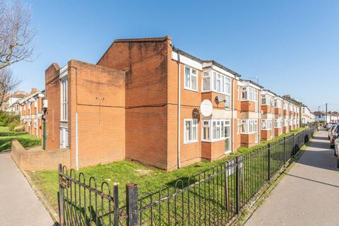 1 bedroom flat for sale, Albert Road, South Norwood, London, SE25