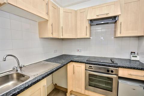 1 bedroom flat for sale, Cavendish Place, Eastbourne