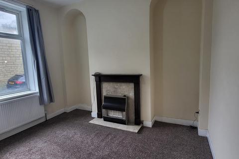 3 bedroom terraced house to rent, Chapel Street, Colne, BB8