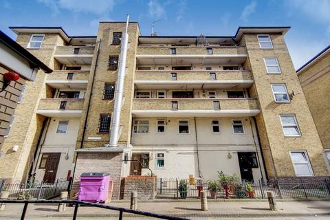 2 bedroom flat to rent, Waterloo Gardens, Victoria Park, London, E2