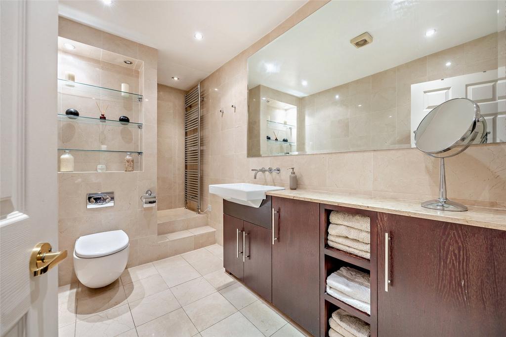 Large Shower Room