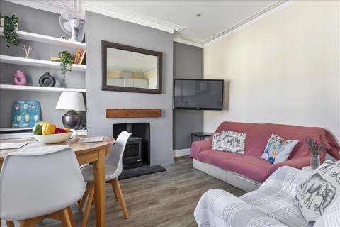 3 bedroom apartment for sale, Petley Road, Hammersmith, London, W6