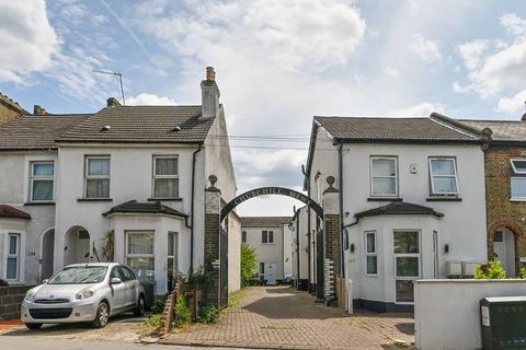 2 bedroom terraced house to rent, Churchill Mews, Croydon, CR0