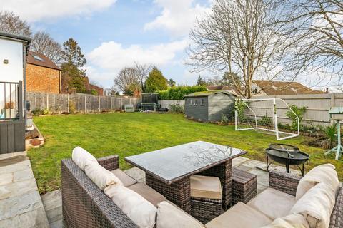 15 Mount Close, Winchester, SO22 6ET