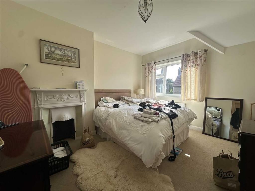 Bedroom (front)