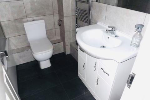 17 Burnham Close, London, NW7 2SE