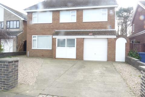 4 bedroom detached house to rent, West Dyke Road, Redcar TS10