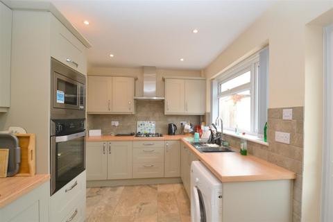 2 bedroom detached bungalow for sale, Farley Road, Malvern