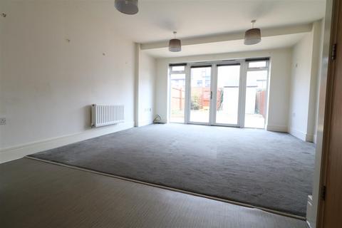 4 bedroom townhouse for sale, Norville Drive, Hanley, Stoke-On-Trent