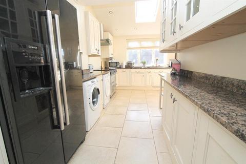 145 Stanley Road, Carshalton, SM5 4LW