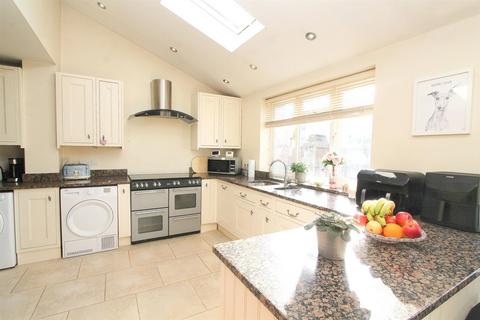 145 Stanley Road, Carshalton, SM5 4LW