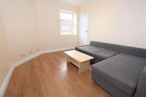 1 bedroom flat to rent, High Road, North Finchley