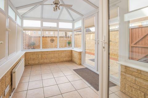 3 bedroom semi-detached house to rent, Loiret Crescent, Malmesbury, SN16