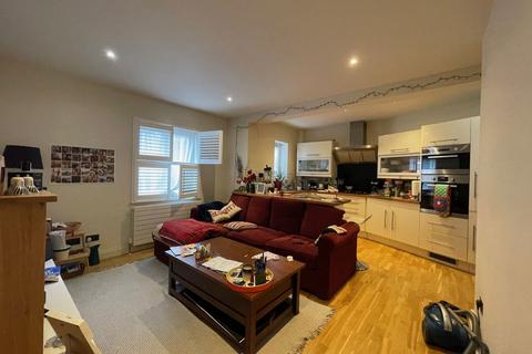 2 bedroom flat to rent, Kennet Road, Newbury RG14