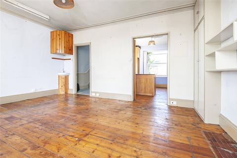 3 bedroom maisonette for sale, Merton Road, London, SW18