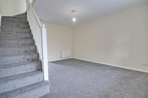 2 bedroom house to rent, Foxglove Close, Kingswood