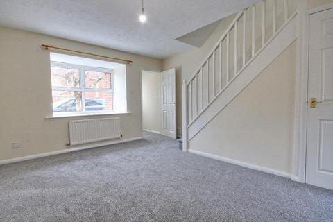 2 bedroom house to rent, Foxglove Close, Kingswood