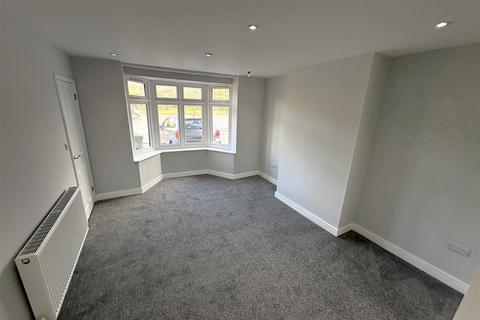 3 bedroom end of terrace house to rent, Stourbridge Road, Hagley