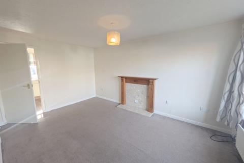 2 bedroom terraced house to rent, Grove Field, Worcester WR4