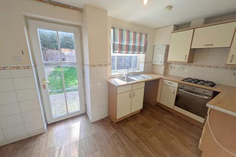 2 bedroom terraced house to rent, Grove Field, Worcester WR4