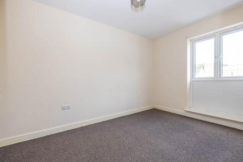 2 bedroom flat to rent, Regent Street, Lydney GL15